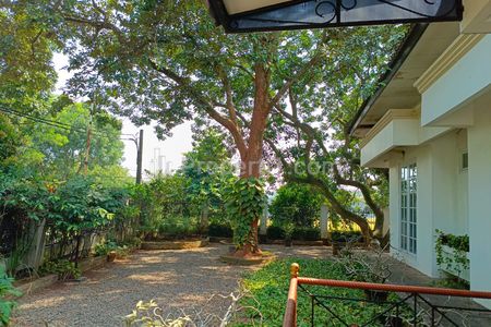 Rumah Dijual Besar di Cinere Indah