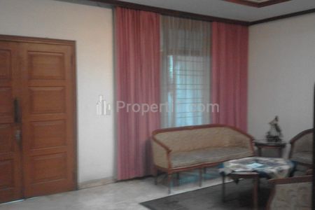 Dijual Rumah Kost 2 Lantai (Rumah Lama) di Gandaria Kebayoran Baru Jakarta Selatan