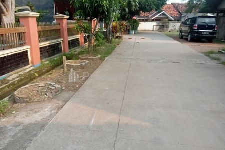 Jalan depan rumah