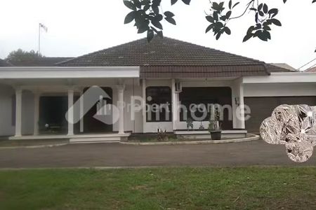 Jual Rumah Semi Furnished Lokasi Strategis dekat Fasilitas Umum di Jatinegara, Jakarta Timur