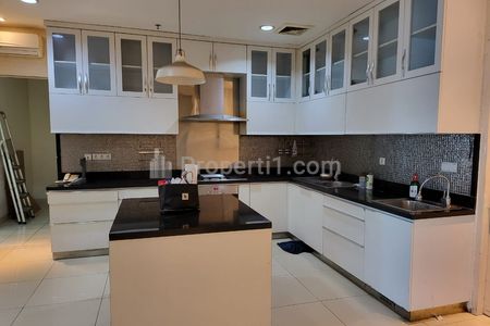 Jual Apartemen Pakubuwono Signature - 4+1 BR 385 m2 Fully Furnished + Private Lift