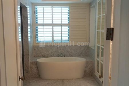 Jual High End & Luxurious Apartment St Regis Residences Kuningan Jakarta Selatan - Platinum Unit - 3 BR Fully Furnished