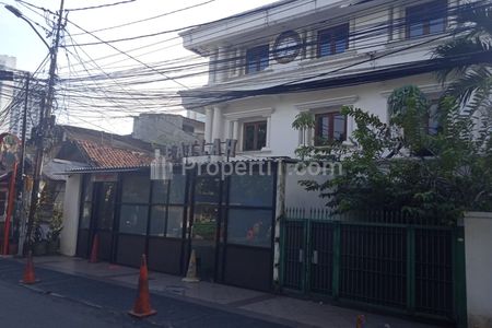 Dijual Rumah Kantor Lokasi Stategis di Sudirman Jakarta dekat UOB Tower dan Grand Indonesia, Luas Tanah 868m2