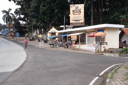 Disewakan Ruko Samping Jalan Utama dan Ramai di Jalan Palasari Kotakulon Sumedang Selatan, dekat Wisata Tahura Gunung Kunci