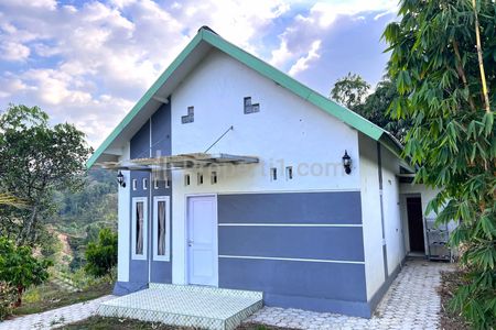 Dijual Rumah Villa Utara Jembatan Kaca Kemuning Karanganyar