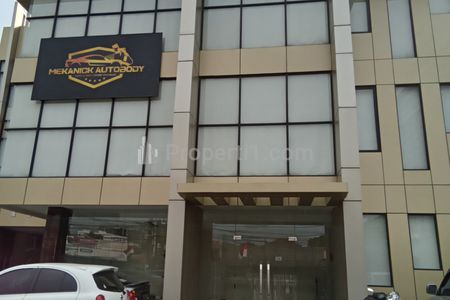 Tampak Depan Gedung Kantor
