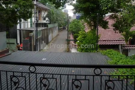 Dijual Rumah Asri & Strategis di Tulodong Bawah Jakarta Selatan