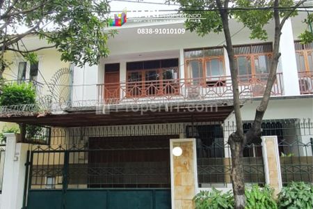 Disewakan Rumah di Jalan Denpasar Mega Kuningan Jakarta Selatan - 5 BR, Fully Furnished, Limited House, Strategic Area