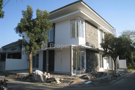 Dijual Cepat Rumah Baru Gress Minimalis Siap Huni di Citraland Bukit Palma Surabaya