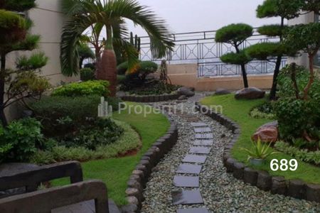Jual/Sewa Apartemen Simprug Teras - Penthouse 5 BR Semi Furnished Luas 830 m2
