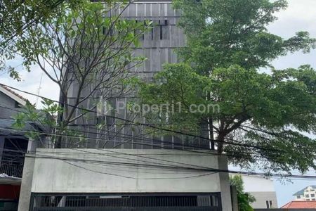 Jual Rumah Strategis Sangat Mewah di Taman Bukit Kemang Cipete Utara Jakarta Selatan - Baru Direnovasi