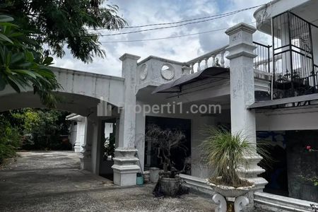 Jual Rumah Mewah Kondisi Kosong di Cempaka Putih Tengah Jakarta Pusat