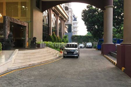 Sewa Apartemen Simprug Indah 3+1 BR Furnished
