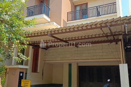 Disewakan Rumah Furnished Ada Swimming Pool di Pejaten Jakarta Selatan, dekat ke Pancoran