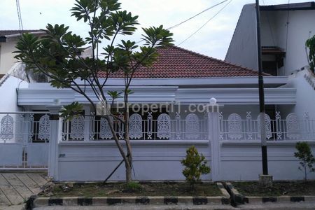 Jual Rumah 1,5 Lantai di Margorejo Indah Surabaya - Bangunan Luas, Kamar Tidur 5+2