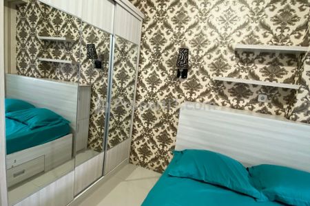 Disewakan Tahunan Apartment The Green Pramuka City Tower Scarlet - 2 BR Furnished