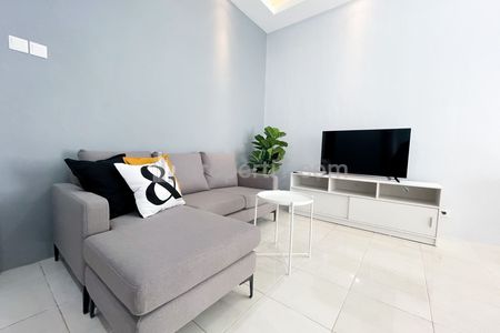 Sewa Apartemen Sudirman Park - 2 BR Full Furnished, New Renovated Unit, Dekat Citywalk Sudirman