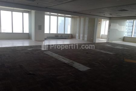 Disewakan Ruang Kantor di Gedung The East Mega Kuningan Jakarta Selatan, Luas 373m2, Partisi
