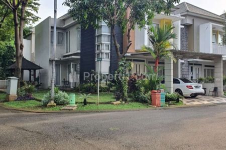 Dijual Rumah Hoek Cantik 2 Lantai Luas 8x18 245m2 Type 3+1 Kamar Tidur di Cluster Maple Summarecon Bekasi
