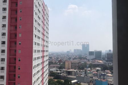 Sewa Apartemen Tahunan Green Pramuka City Tower Mall 2 BR Furnished
