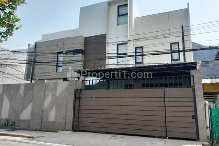 Rumah Dijual di Taman Malaka Duren Sawit Jakarta Timur, dekat Universitas Darma Persada, Pondok Kelapa Town Square, Stasiun Buaran