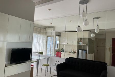 Apartemen Sudirman Park Disewakan - 2 BR Nice Full Furnished, City View