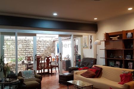 Jual Rumah 2 Lantai 4+1 Kamar di Perumahan Puri Cinere Depok
