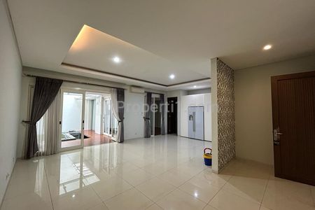 Dijual Rumah Serenia Hills Cluster Regent di Lebak Bulus Jakarta Selatan - 4+1 Kamar Tidur Semi Furnished