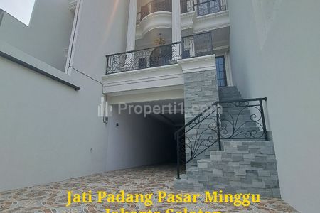 Jual Rumah Eropa Classic di Jati Padang Pasar Minggu Jakarta Selatan
