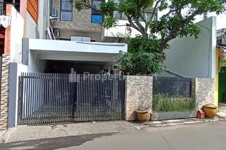 Jual Rumah Minimalis 2 Lantai di Karanglo, Banjararum, Singosari, Kabupaten Malang