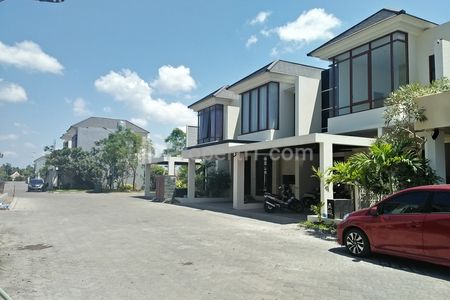 Jual Rumah Mewah Minimalis di Bangunharjo Sewon Bantul, Perum Elit, Dekat Kampus ISI, Dekat Pusat Kota, Aman dan Nyaman