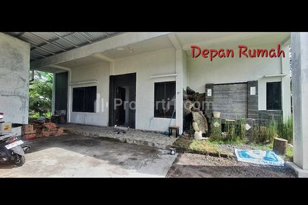 Tampak depan rumah