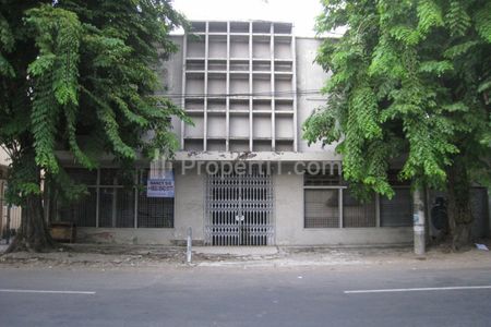 Disewakan Bangunan Komersial di Jalan Pahlawan, Bubutan, Surabaya