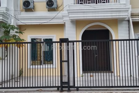 Dijual Rumah Baru 2 Lantai di Green Purnama, Pontianak Selatan
