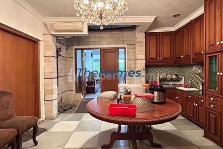 Dijual Rumah di Tebet Barat Jakarta Selatan - Luas Tanah 335m2