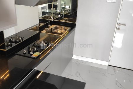 Sewa Unit Apartemen Terawat 2BR di Puncak Dharmahusada Surabaya.