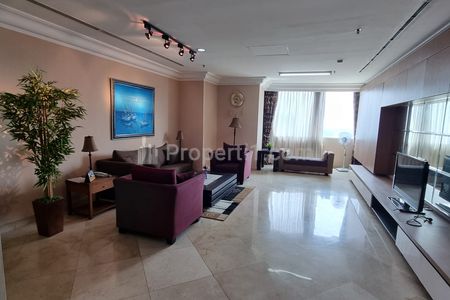 Dijual Cepat Apartement Simprug Teras Type 3+1 BR Furnished Luas 195m2