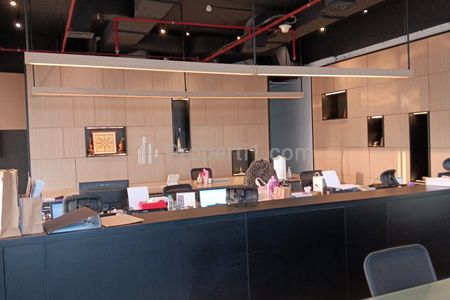 Disewakan Ruang Kantor Soho Capital Podomoro City Jakarta Barat - Luas 120m2, Full Furnished