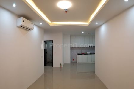 Disewakan atau Dijual 2BR Semi Furnished Paladian Park Apartment Tw G Lt 25 Hook (Area Kelapa Gading)