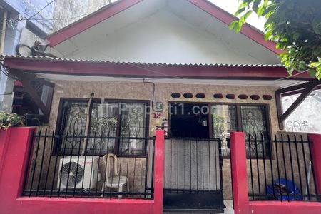 Jual Cepat Rumah 2 Lantai di Jl. Kebon Pala Tanah Abang Jakarta Pusat, dekat Pusat Perbelanjaan Tanah Abang dan Thamrin City