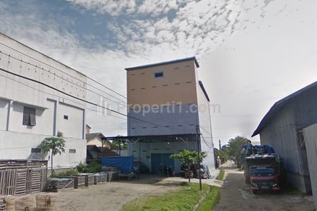 Jual Gudang Murah 3 Lantai di Mentawa Baru Hilir Ketapangan, Kotawaringin Timur, Kalimantan Tengah
