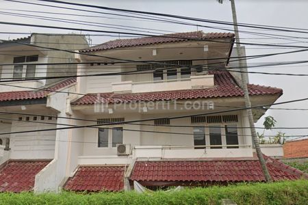 Jual Rumah Mewah 3 Lantai di Pangkalan Jati Cinere Kota Depok