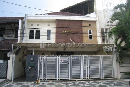 Dijual Rumah Kost Aktif di Dukuh Kupang, Dukuh Pakis, Surabaya, 2 1/2 Lantai, 10+1 Kamar Tidur, Luas Tanah 180m2, Luas Bangunan 320m2