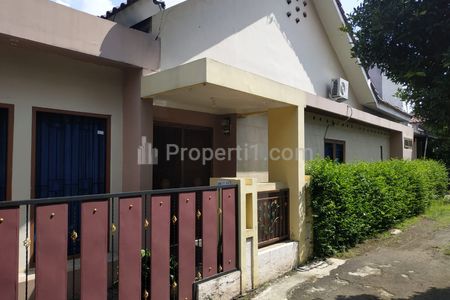 Dijual Rumah dekat Akses Toll Limo dan Kampus UPN Veteran Cinere, 5+1 Kamar Tidur, Luas Tanah 251m2, Luas Bangunan 200m2