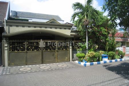 Dijual Cepat Rumah Siap Huni Semi Furnished di Pondok Tjandra Indah Waru Sidoarjo, 2 Lantai, 3+1 Kamar Tidur, Hadap Selatan