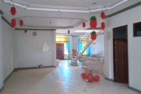 Dijual Rumah 3 Lantai 4 Kamar Strategis di Kota Pontianak