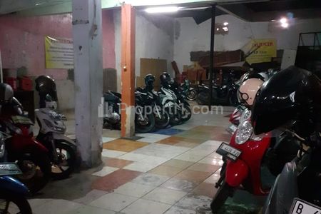 Tampak Dalam Bidang Tanah, Lahan Parkir Motor