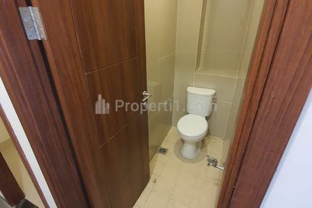 Kamar Mandi Pembantu / Service