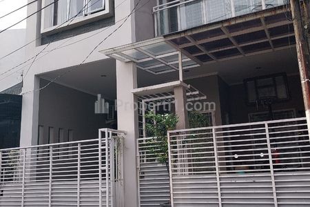 Dijual Rumah Siap Huni Dalam Cluster di Grand Galaxy City, Bekasi