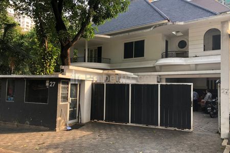 Dijual Murah Rumah Hook di Kebayoran Baru Jakarta Selatan